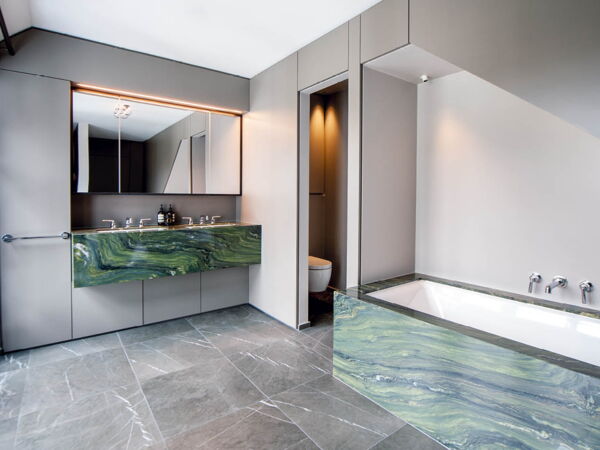 assets/images/8/Badezimmer_Marmor-c179294c.jpg
