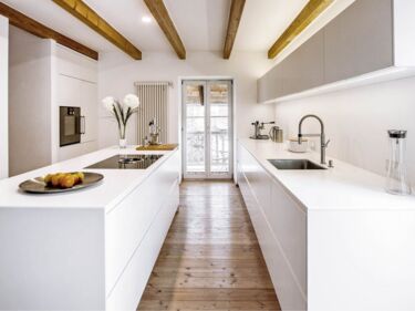 Küche München weiß matt mit Eiche Designküche von Küchenplaner